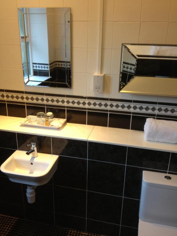 The Retreat Castle Bed & Breakfast Bonnyrigg Room photo