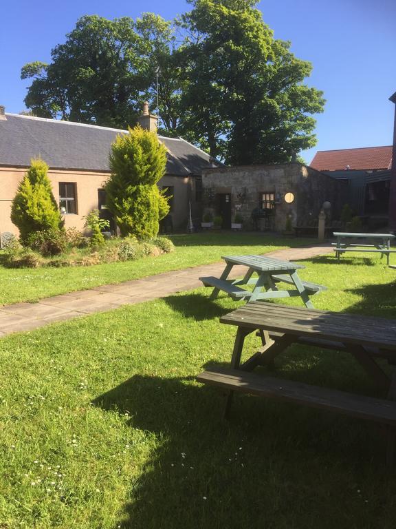 The Retreat Castle Bed & Breakfast Bonnyrigg Exterior photo