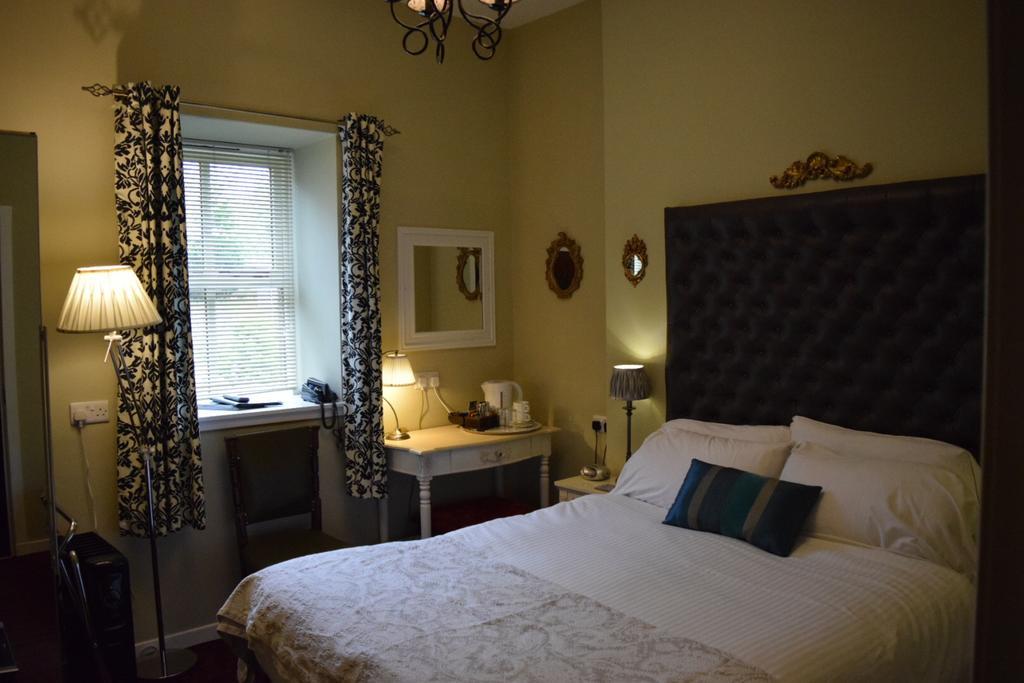 The Retreat Castle Bed & Breakfast Bonnyrigg Exterior photo