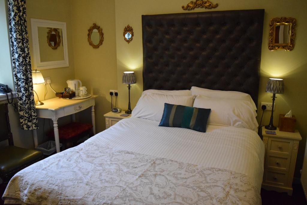The Retreat Castle Bed & Breakfast Bonnyrigg Exterior photo