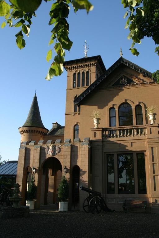The Retreat Castle Bed & Breakfast Bonnyrigg Exterior photo