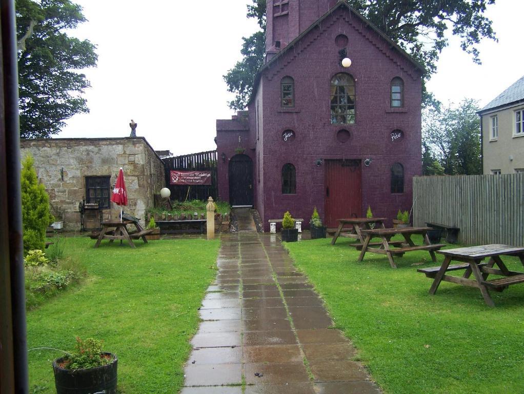 The Retreat Castle Bed & Breakfast Bonnyrigg Exterior photo