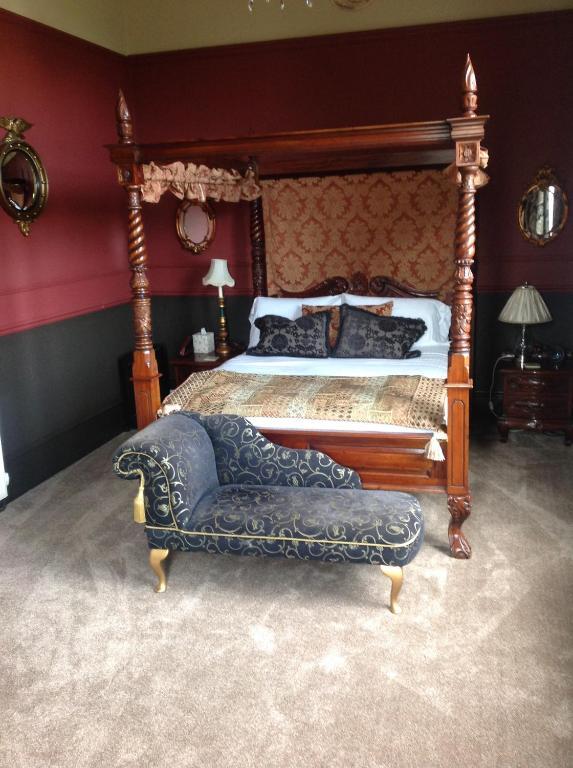 The Retreat Castle Bed & Breakfast Bonnyrigg Exterior photo